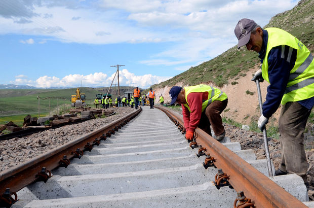 Bakü-Kars-Tiflis Demiryolu Hattı Ağustos'ta hizmete giriyor
